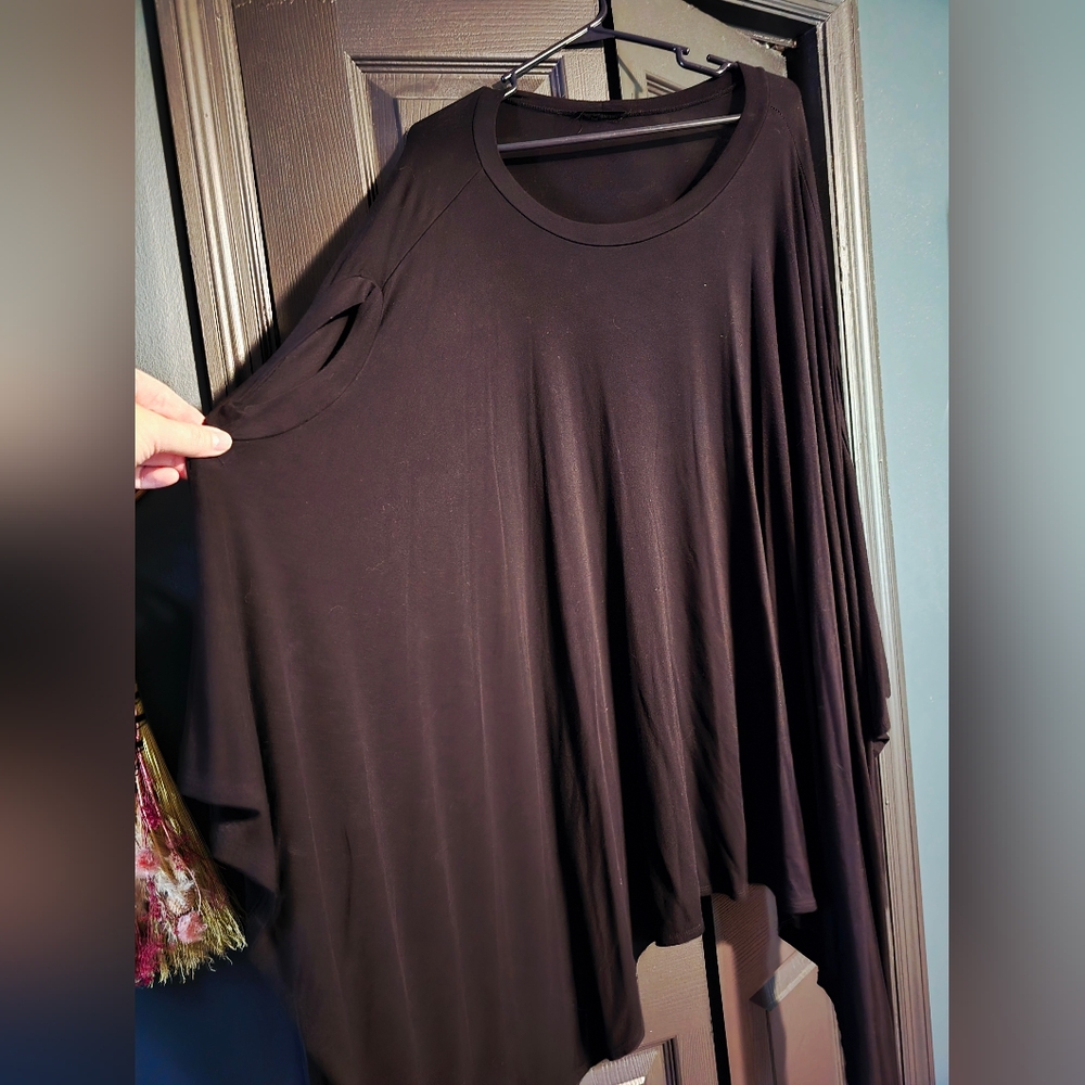Foxblood Rhiannon Flowing Tunic Top - Picture 3 of 4